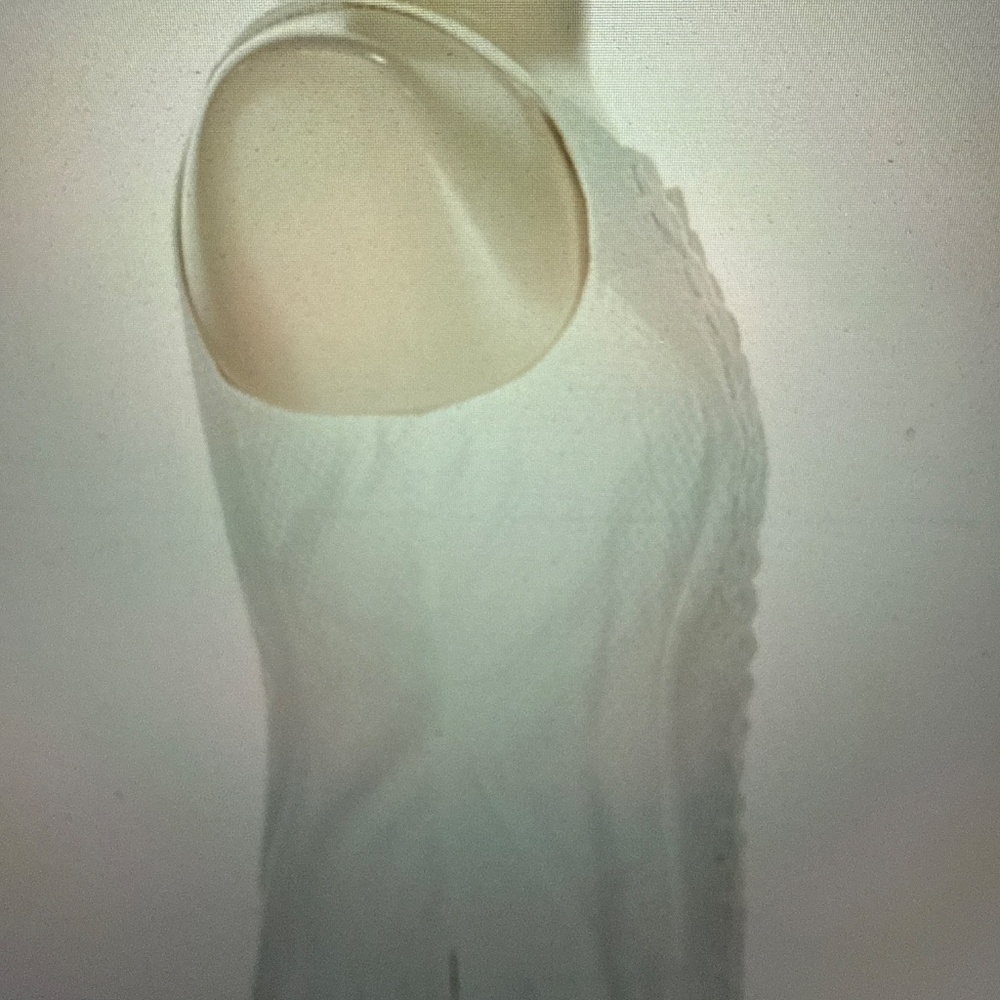 Lilly Pulitzer White Sleeveless top with embroidery - Picture 3 of 3